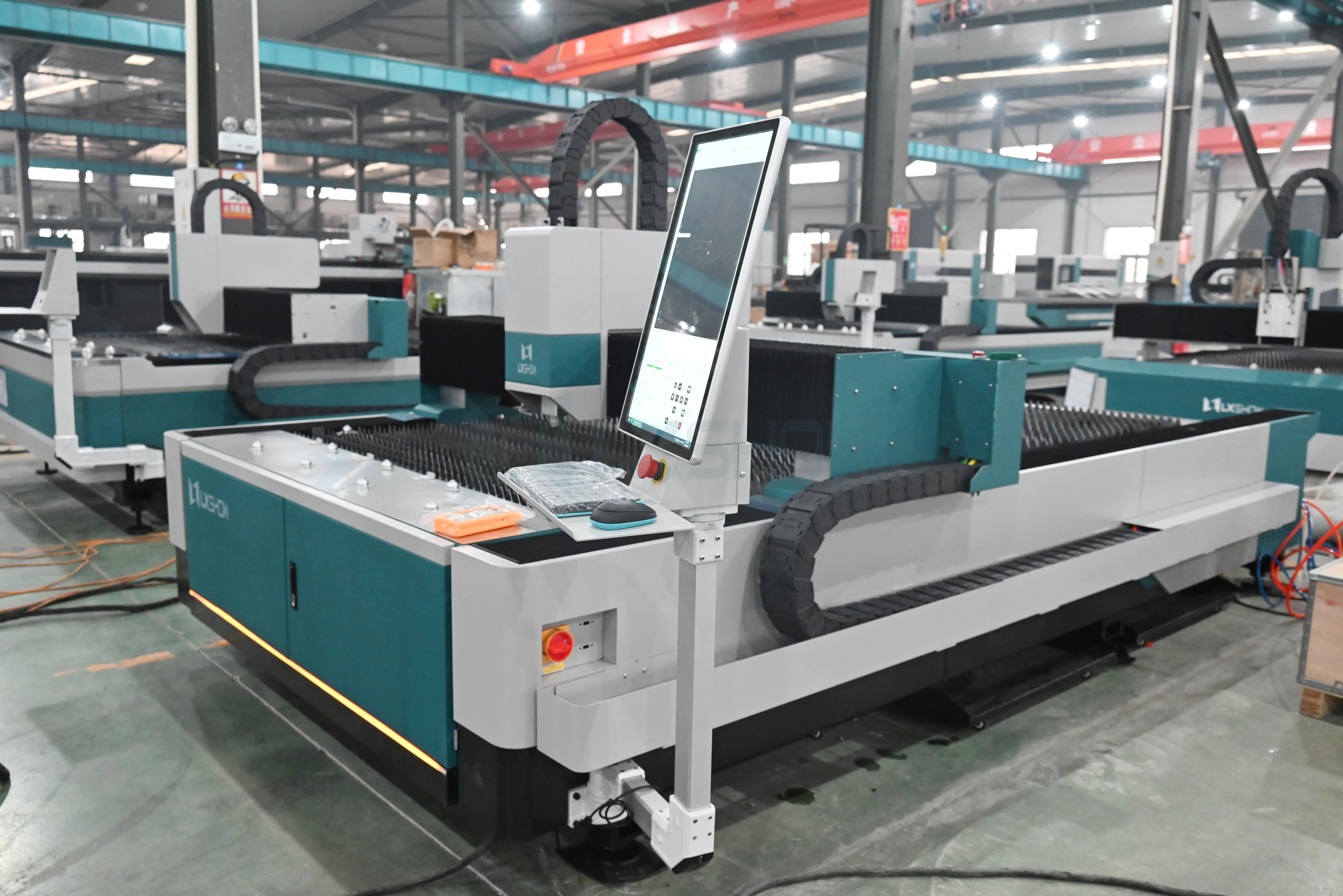 2000 watt automatic fiber optic laser steel cutter machine 1500mm* 3000mm working area cutting  6mm  metal sheet