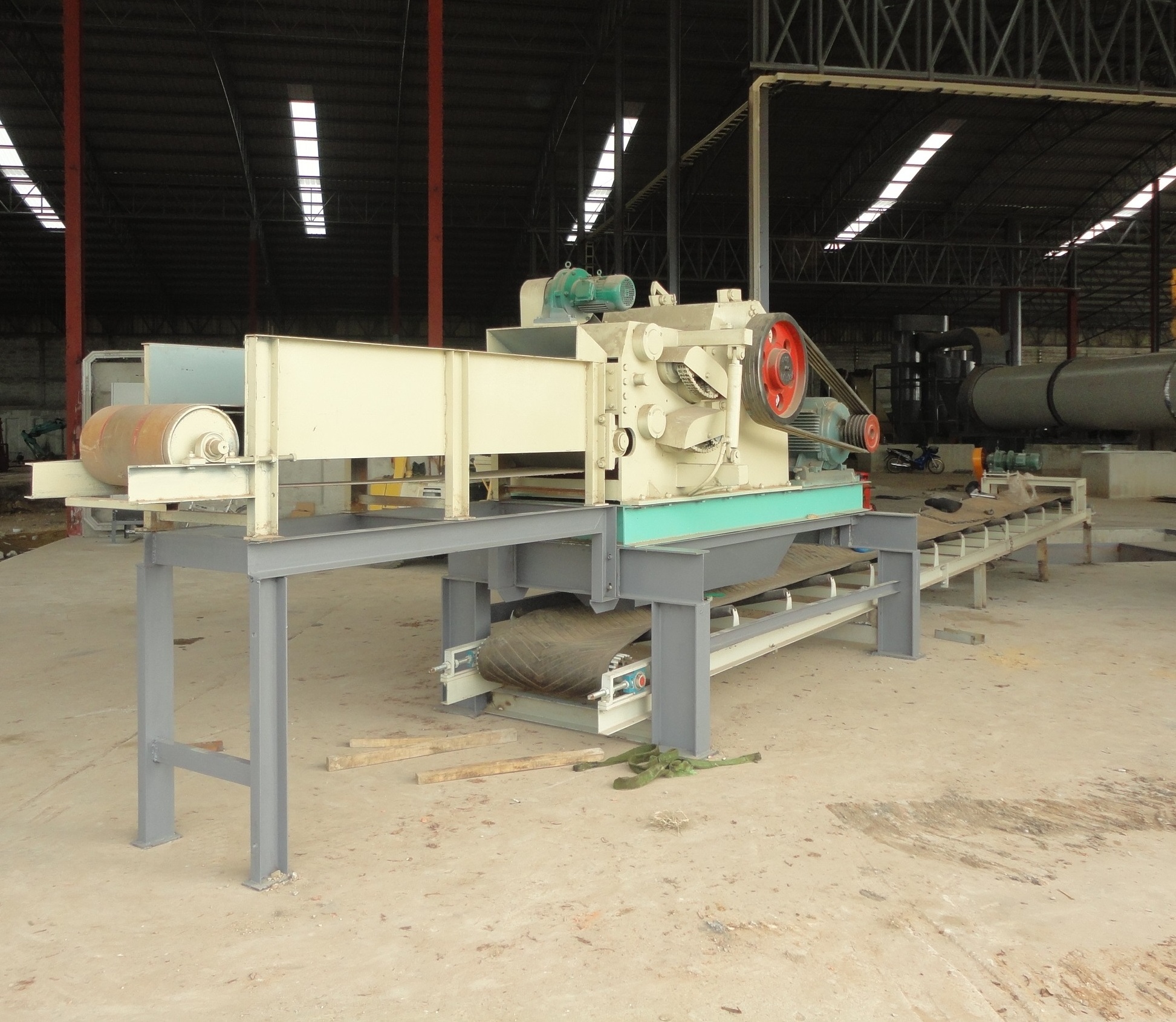 Large capacity hammer mill  Siemens automatic motor biomass wood chips crusher Sugarcane bagasse grinding machine