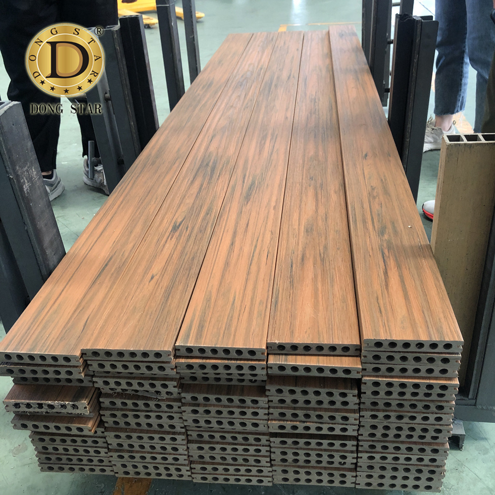 Outdoor Raw Material Anti-Uv Wood Plastic Composite Decking Timber Wpc Decking