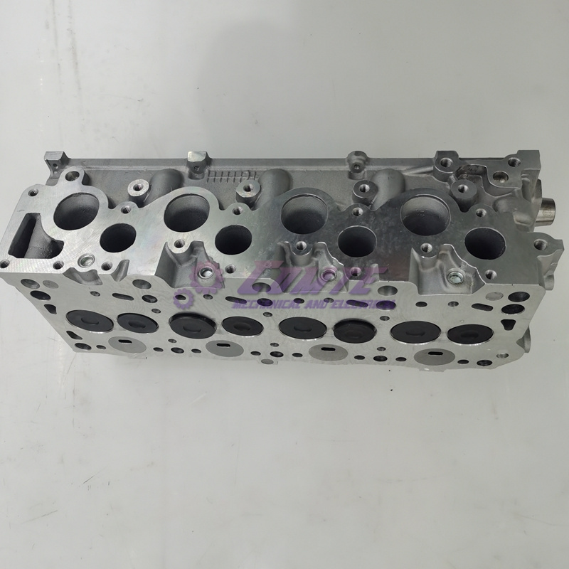 R2 RF Complete Cylinder Head for Mazda 626 B2200 Diesel Engine 908740