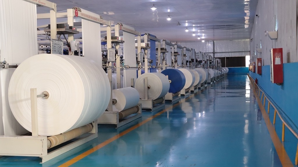 High Quality PP Woven Fabric Roll Tubular Fabric Roll 100% Virgin PP Laminated 180gsm Plain and Colored Fabric Roll