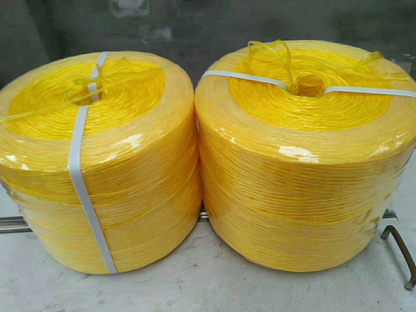 Wholesale pp raffia straw yarn  banana fiber twine