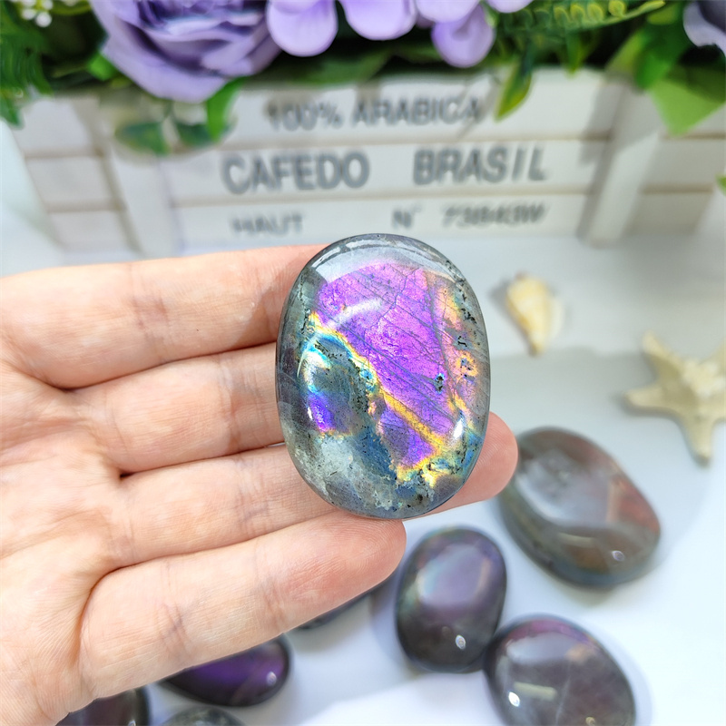 Purple Flash Labradorite Palm Stone for Meditation High Quality Crystals Healing Stone Europe Oval Polishing Crystals Crafts 1KG