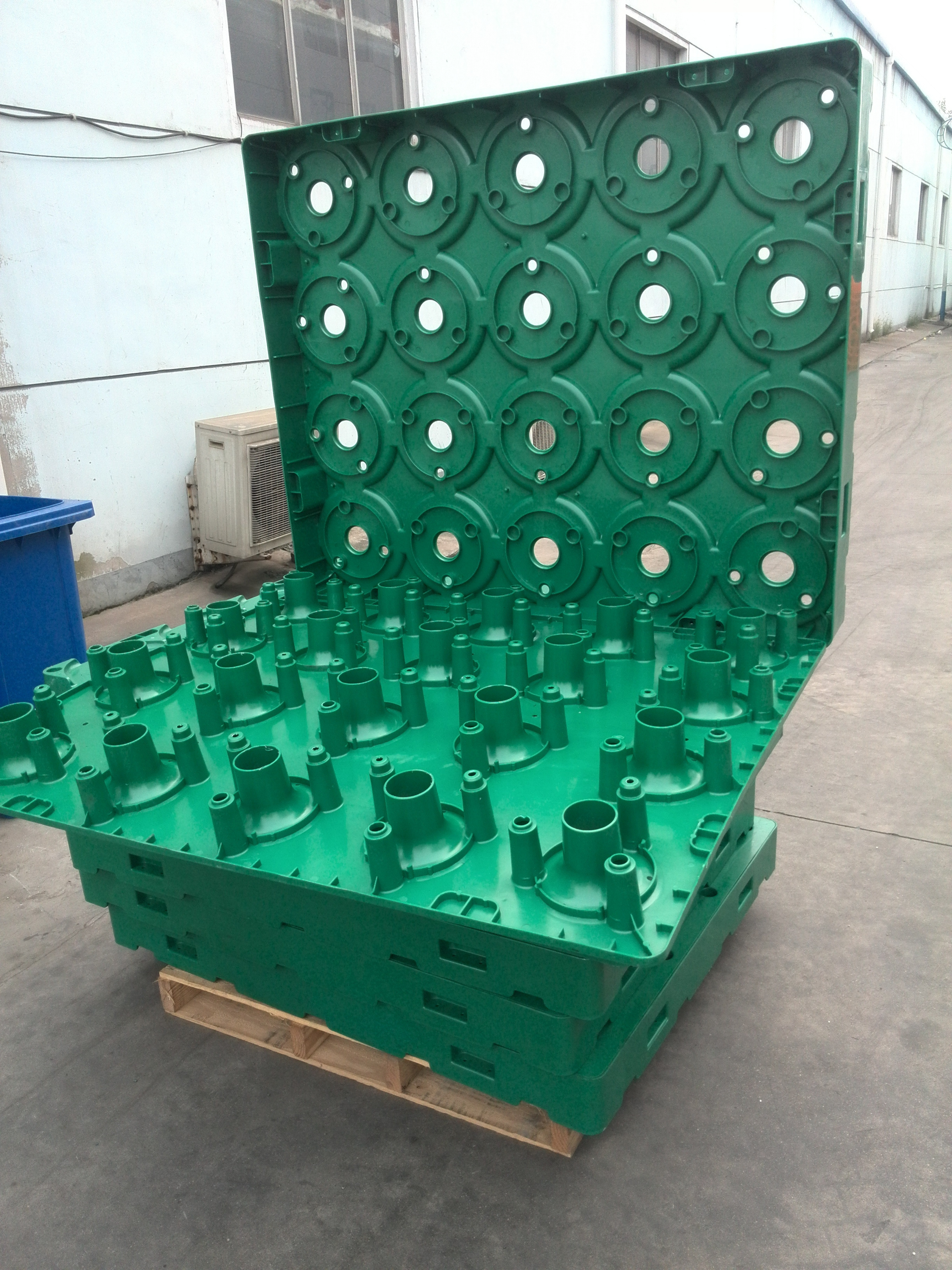 LYPALLETS 1080*1080*180MM plastic bottled rack pallet best selling pet water bottle rack 5 gallon plastic pallet