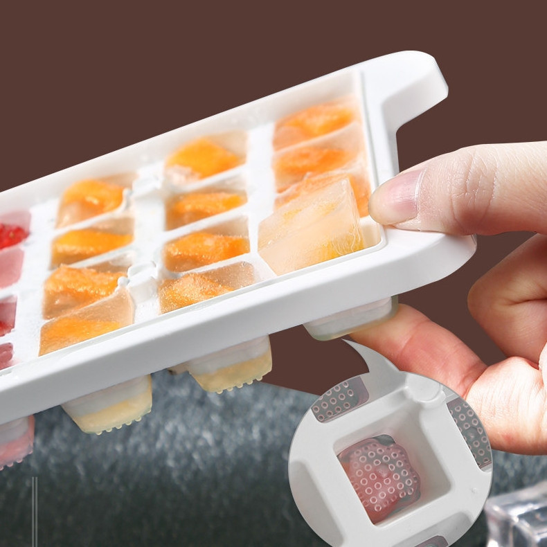 New Top Seller Bpa Free Plastic Mini Square Ice Ball Maker Mold Ice Cube Tray With Lid And Bin Ice Scoop