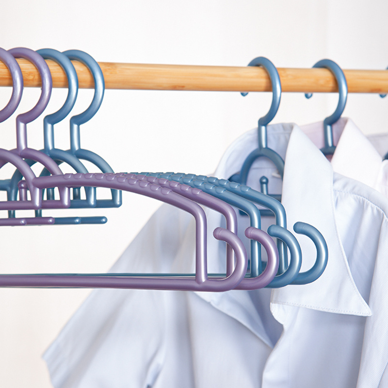 2024 Custom Luxury Wall-Mounted Plastic Coat Jacket Hanger Rack Space-Saving Baby Clothing Dryer for Wardrobe Use