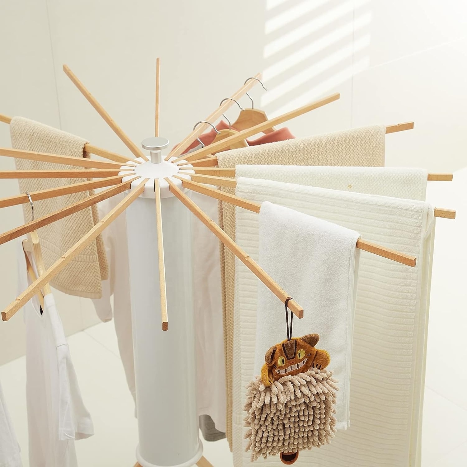 2023 Retractable Wooden Laundry Hanger Dryer Tripod Foldable Octopus Clothes Drying Rack For Home