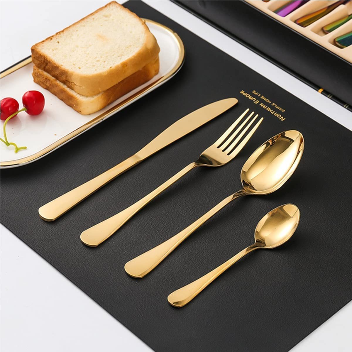 Hot selling luxury 24 pcs gold silverware cutlery set spoon and fork knife set golden portable stainless steel with box