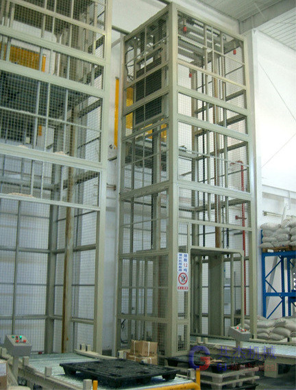 Best-selling at home and abroad safe and effective Reciprocating vertical hoist/vertical lift