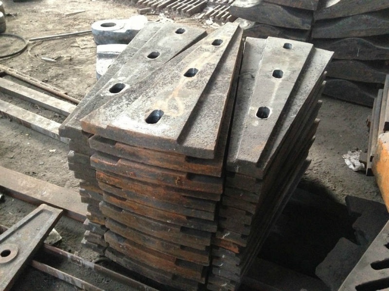 Impact crusher wear parts high chrome alloy steel large casting crusher hammer