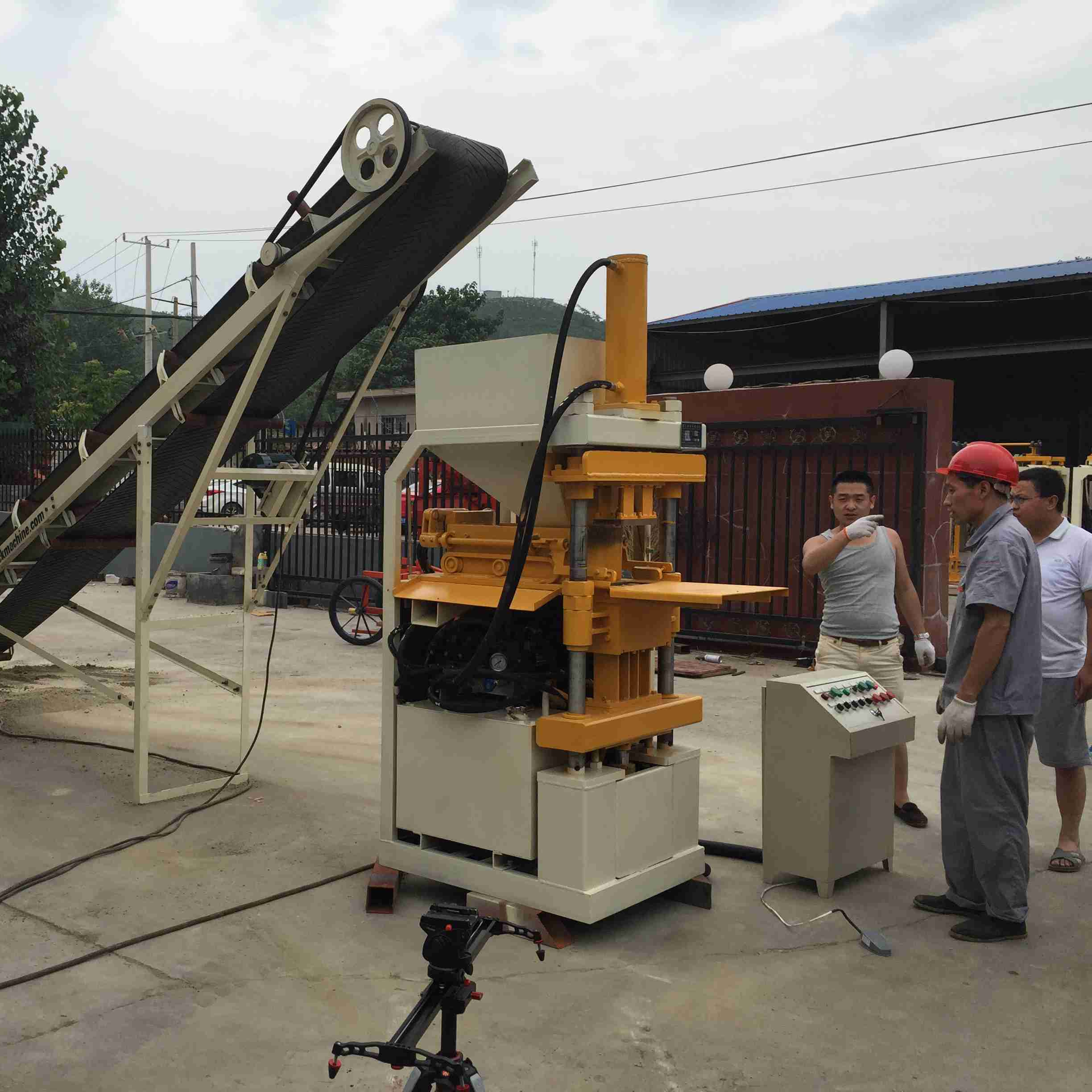 Red  Clay Brick Making Machine Fully Automatic Lego Mud Earth Soil Dirt Bricks Machine Making