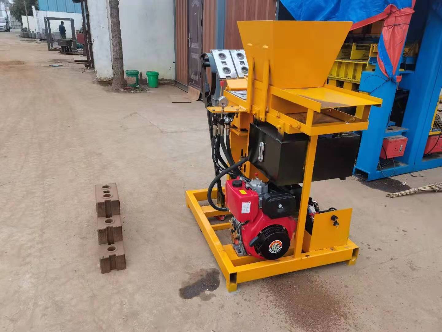 2-25 interlocking hollow clay red bricks	making machine price in kenya automatic hydraulic block machinery