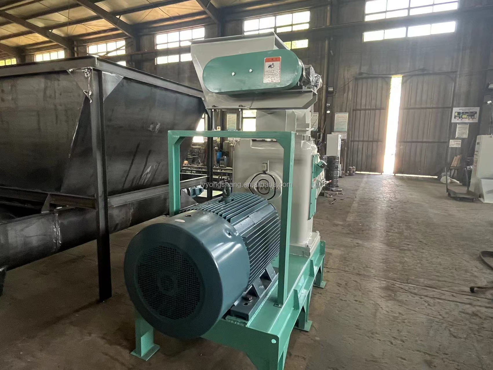 High efficiency energy-saving small wood pellet machine/biomass alfalfa pellet machine