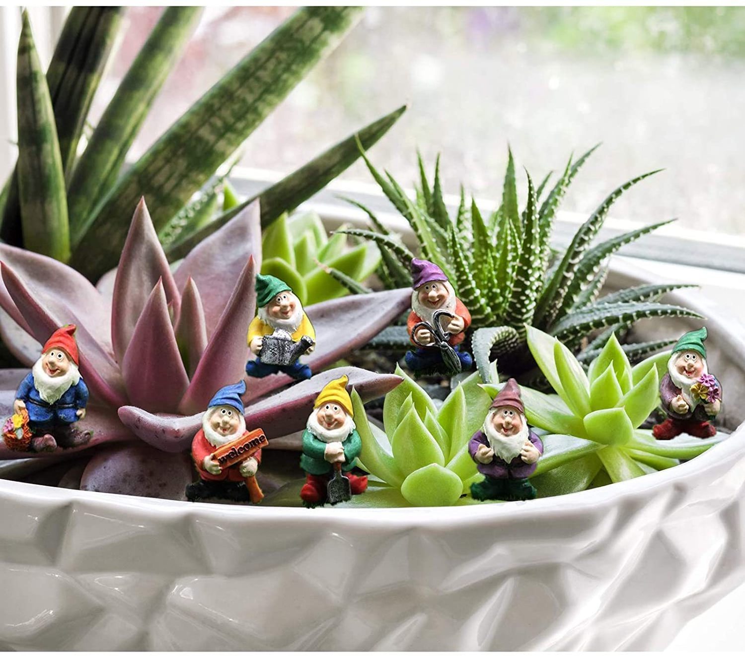 Wholesale Garden Gnomes Mini Elf Micro Landscape Decoration Miniature Gnomes Resin Gnome Ornaments Crafts