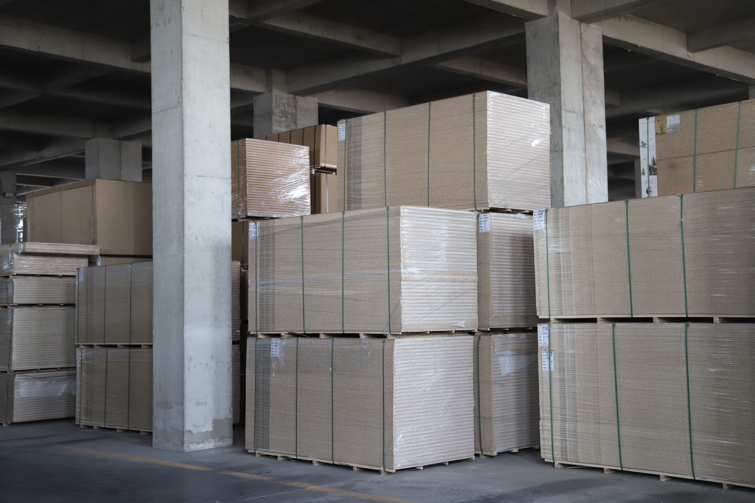 Factory price 1220x2440x18mm marine plywood film faced plywood Outdoor waterproof marine plex construction plywood