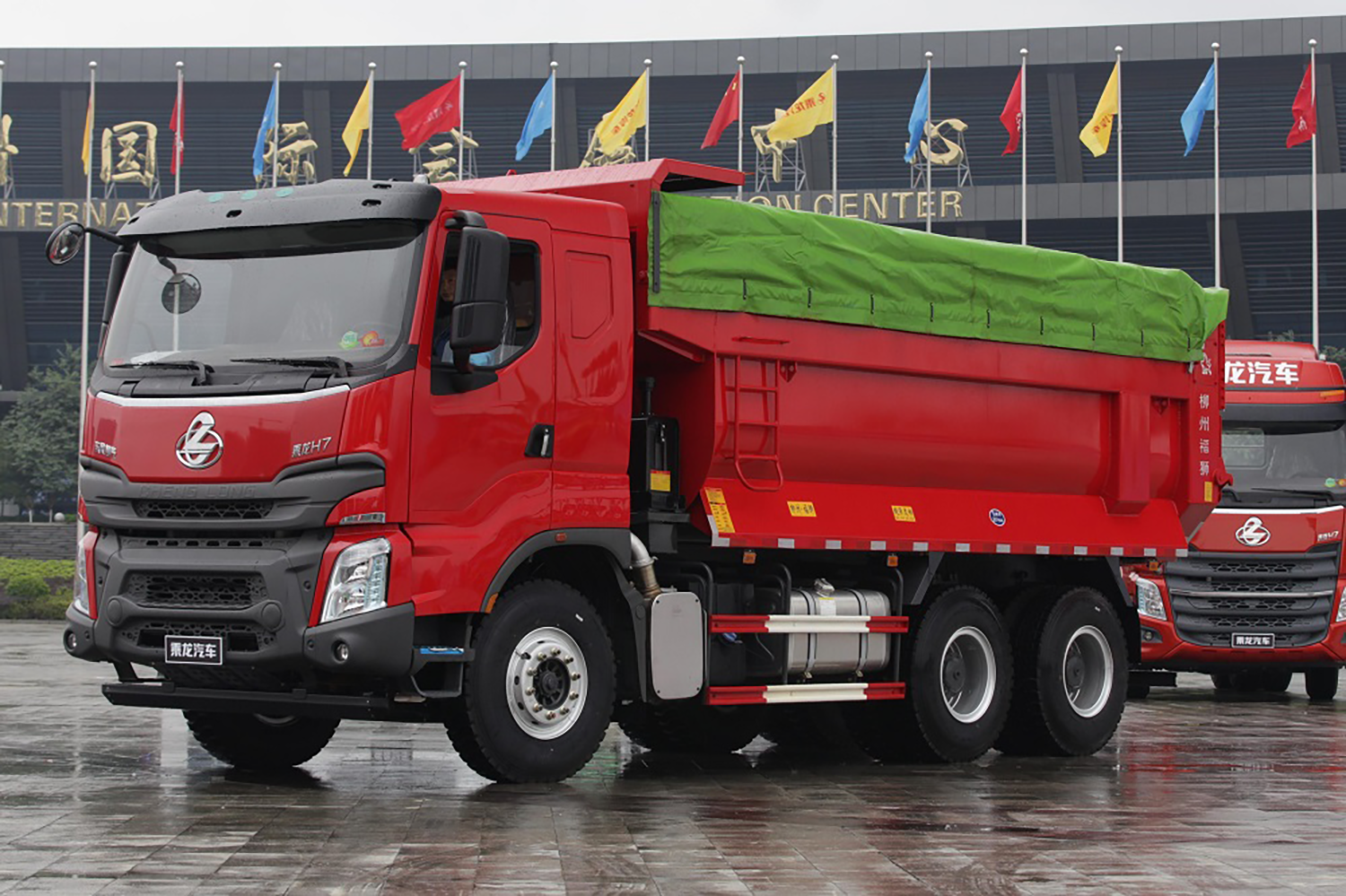 High quality Cheap Price Chenglong H7 6x4  Diesel Euro3 385Hp Dump Tipper Truck Left Hand Drive Dump Truck for sale