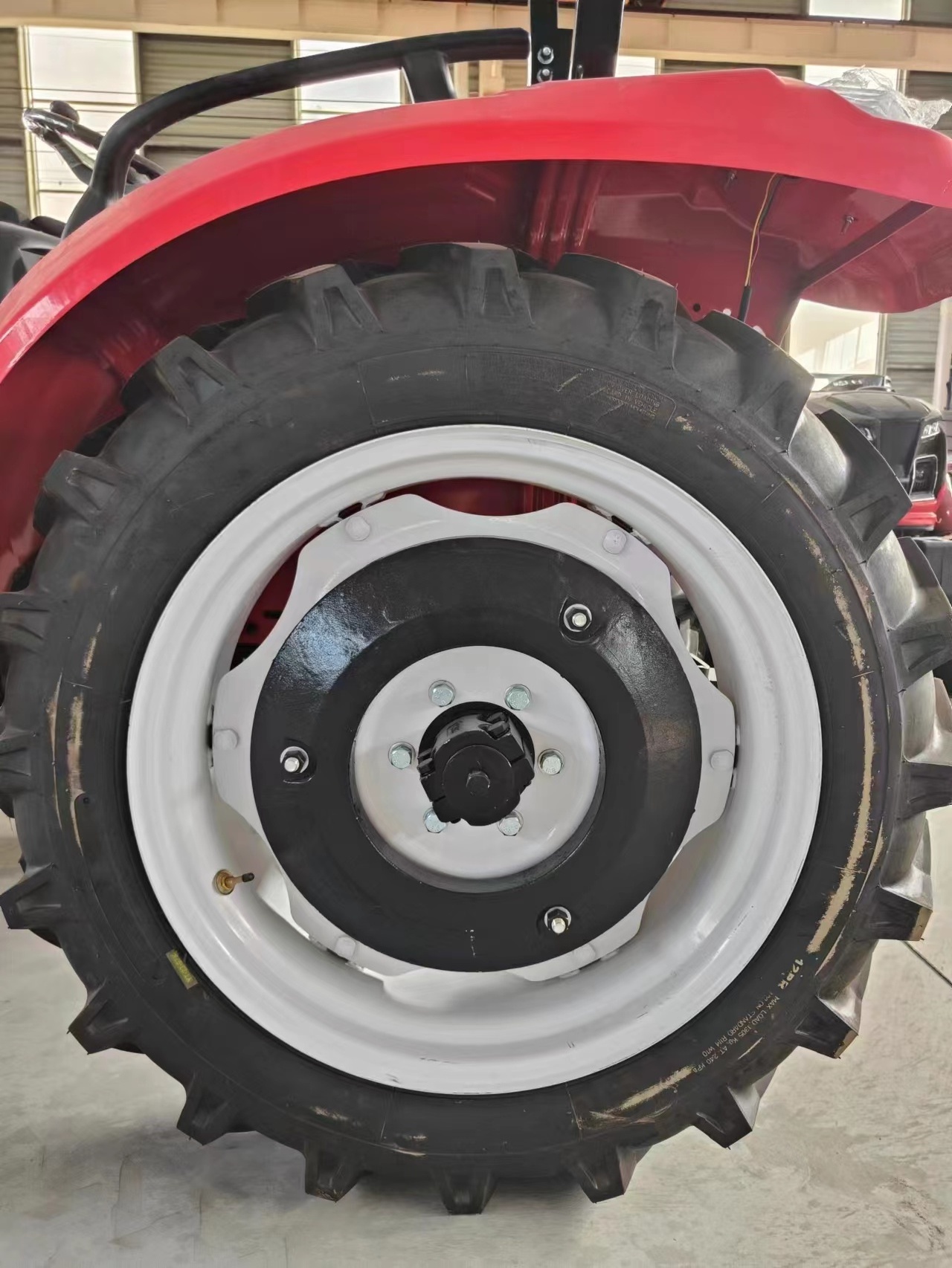 China supplier Tavol 4x4 80hp 90hp 100hp 110hp Agriculture wheel tractor for sale