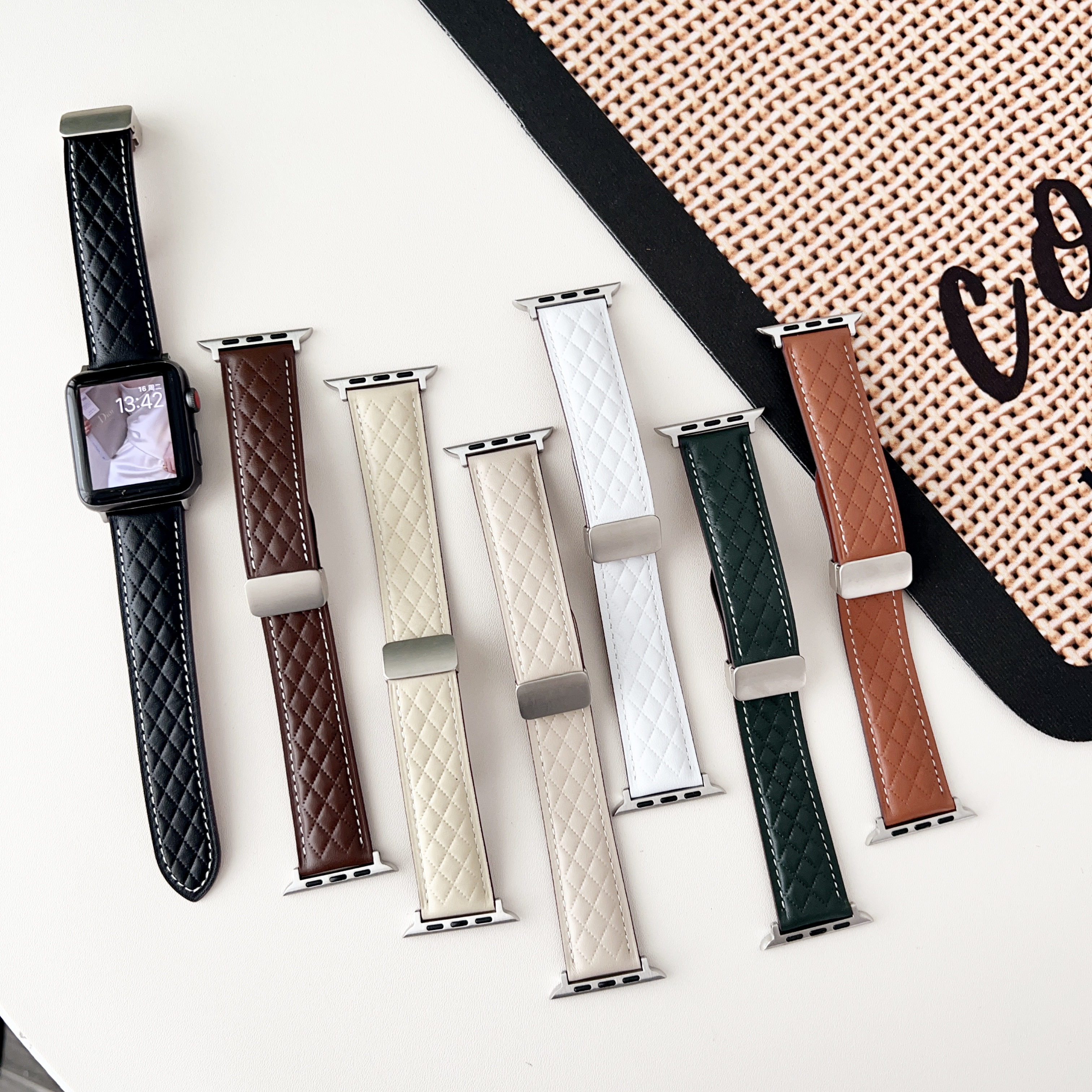 Grid Genuine Leather Magnetic Suction Buckle Watch Bands for Apple Watch Series 7 Watch Strap for iWatch 6 5 4 SE 38 44mm