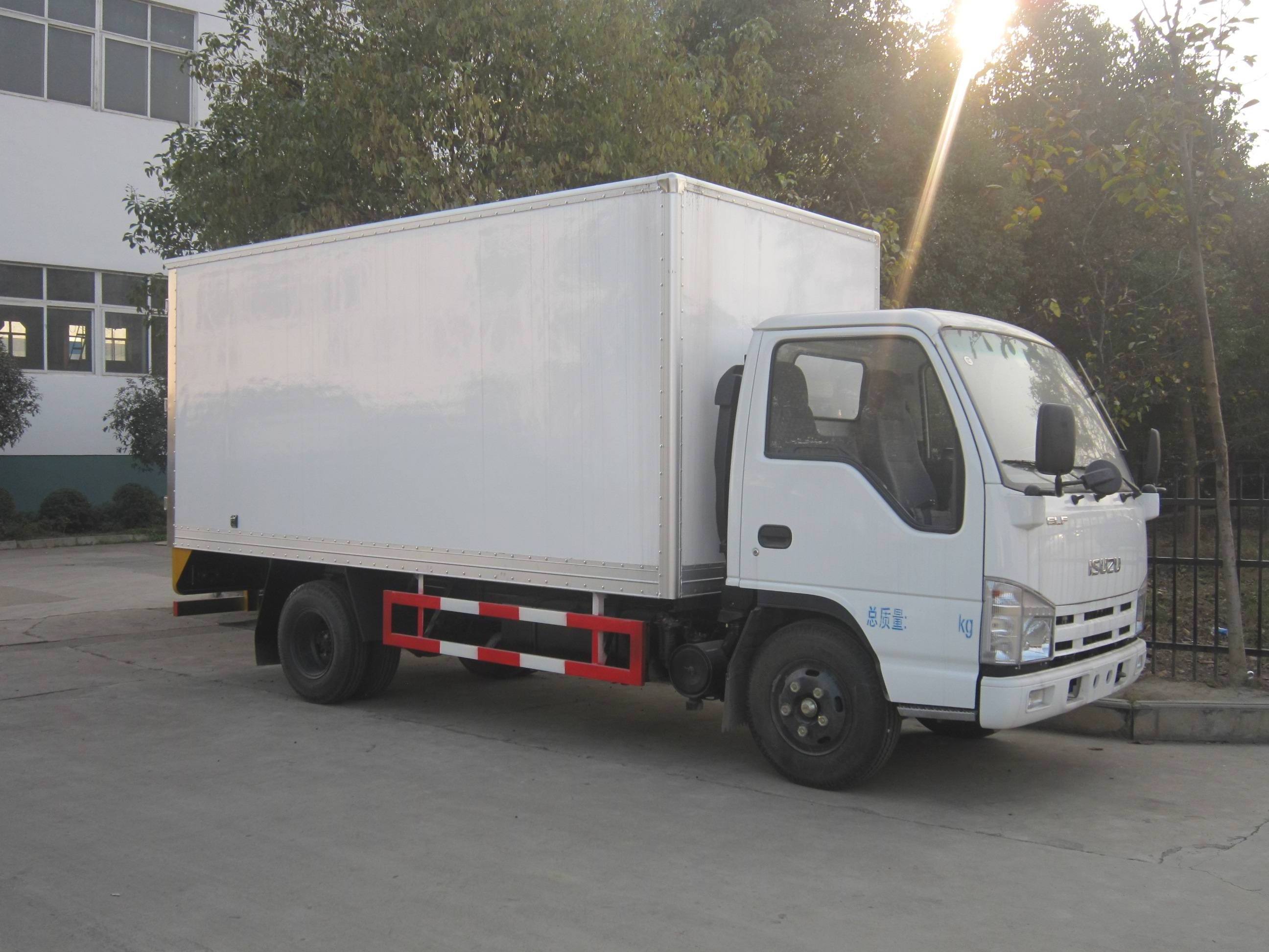 Isuzu 3 Ton 5 Ton Mini Trucks For Sale With Van Box Diesel Type 6 Wheels Delivery Truck With Closed Lorry Box