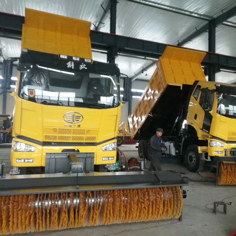 truck mounted snow removal machine new designed  snow-melt spreading truck snow shovel truck