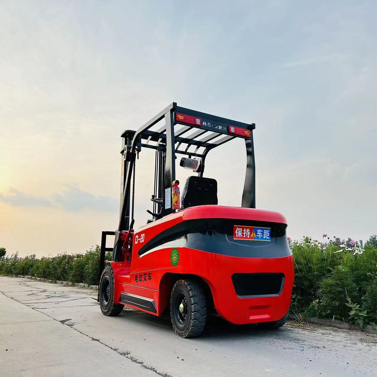 New hydraulic small electric fork lift 1.5 ton 2 ton electric forklift