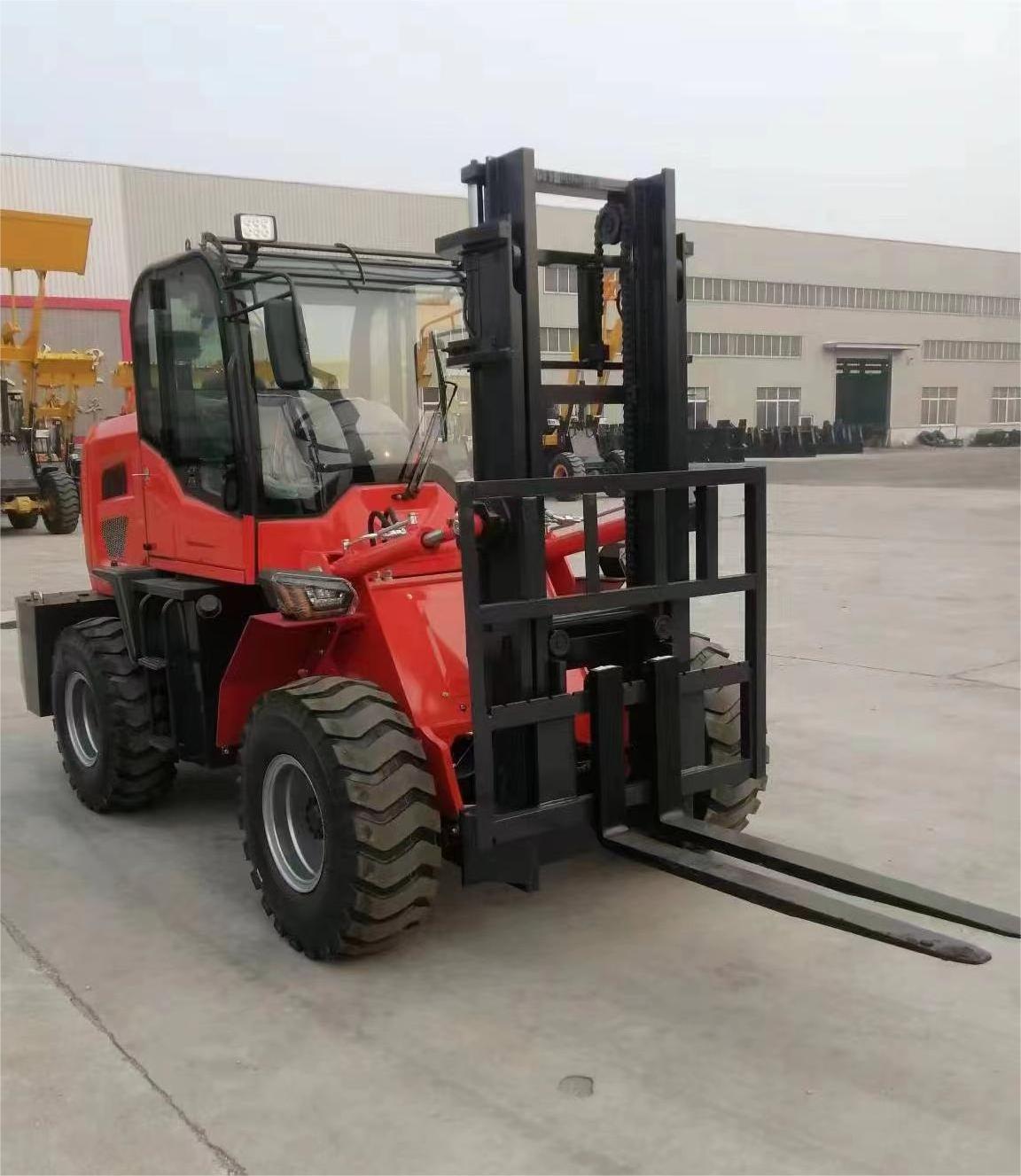 Multifunction Brand New Outdoor 4 Four Wheel Drive Off-Road Forklift All Rough Terrain Off Road Diesel Forklift For Farm