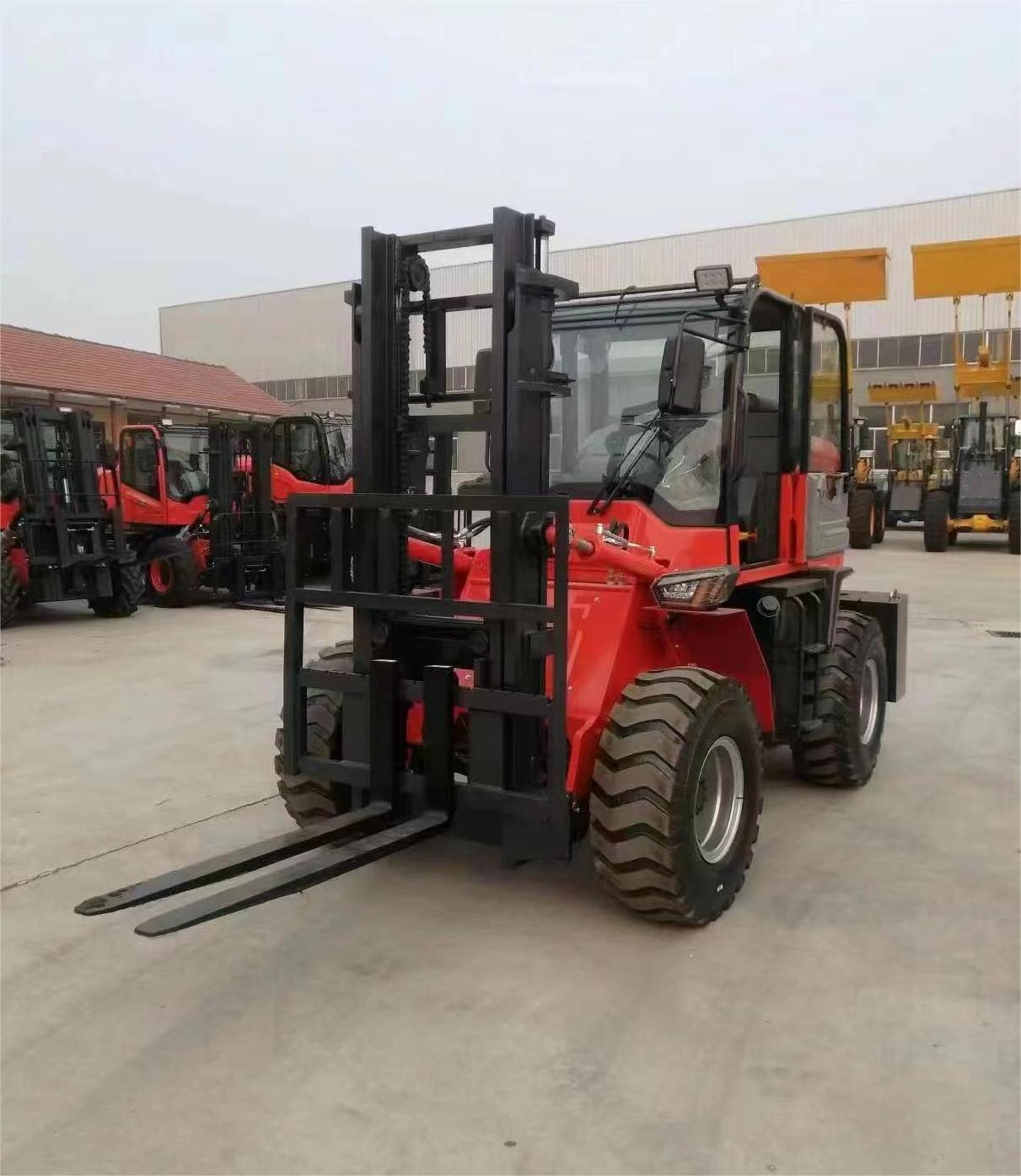 Multifunction Brand New Outdoor 4 Four Wheel Drive Off-Road Forklift All Rough Terrain Off Road Diesel Forklift For Farm