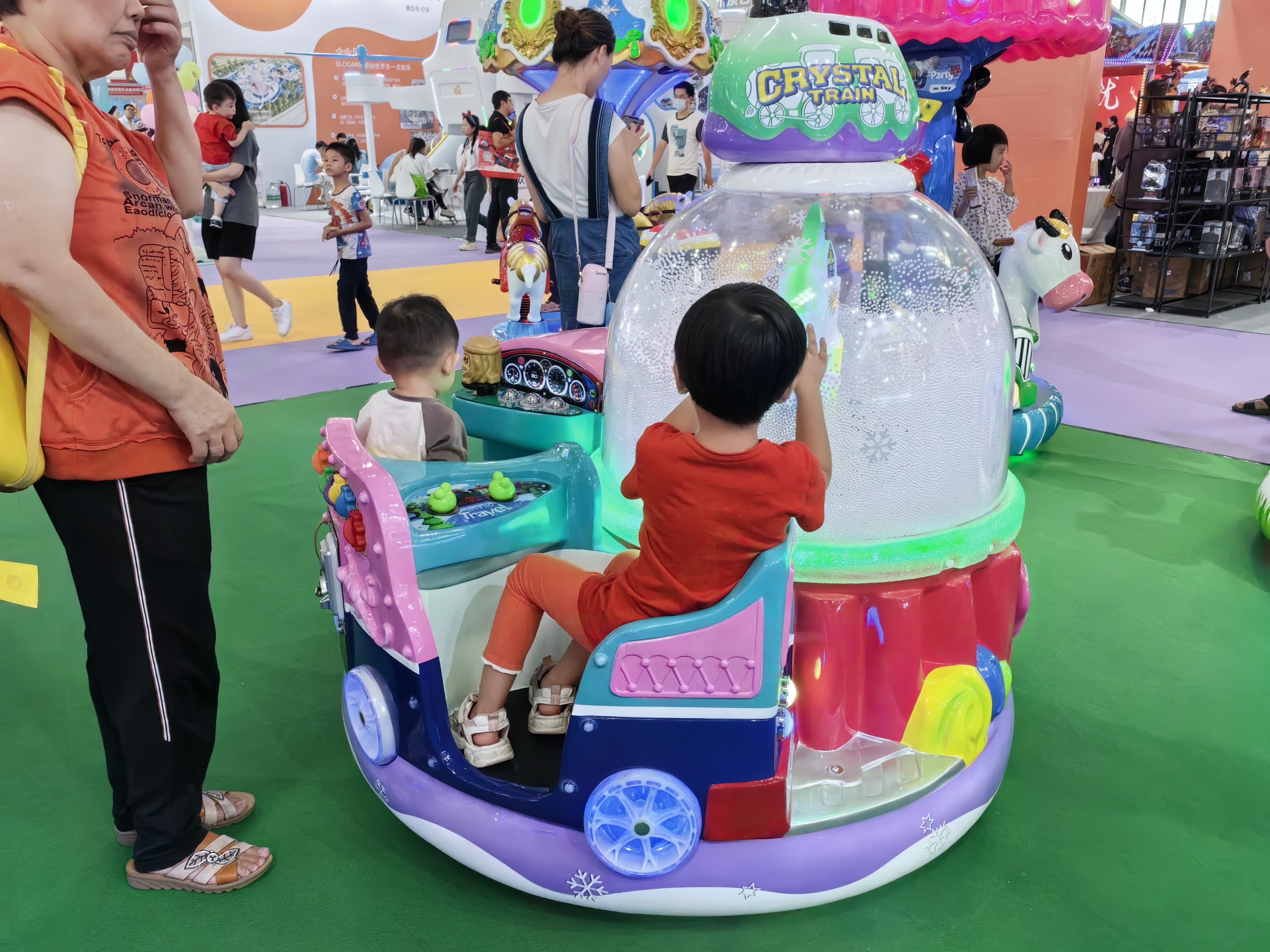 2024 Kids interactive Fiberglass Crystal train 2 seats rotation indoor kiddie Rides Coin operated Amusement park games machines