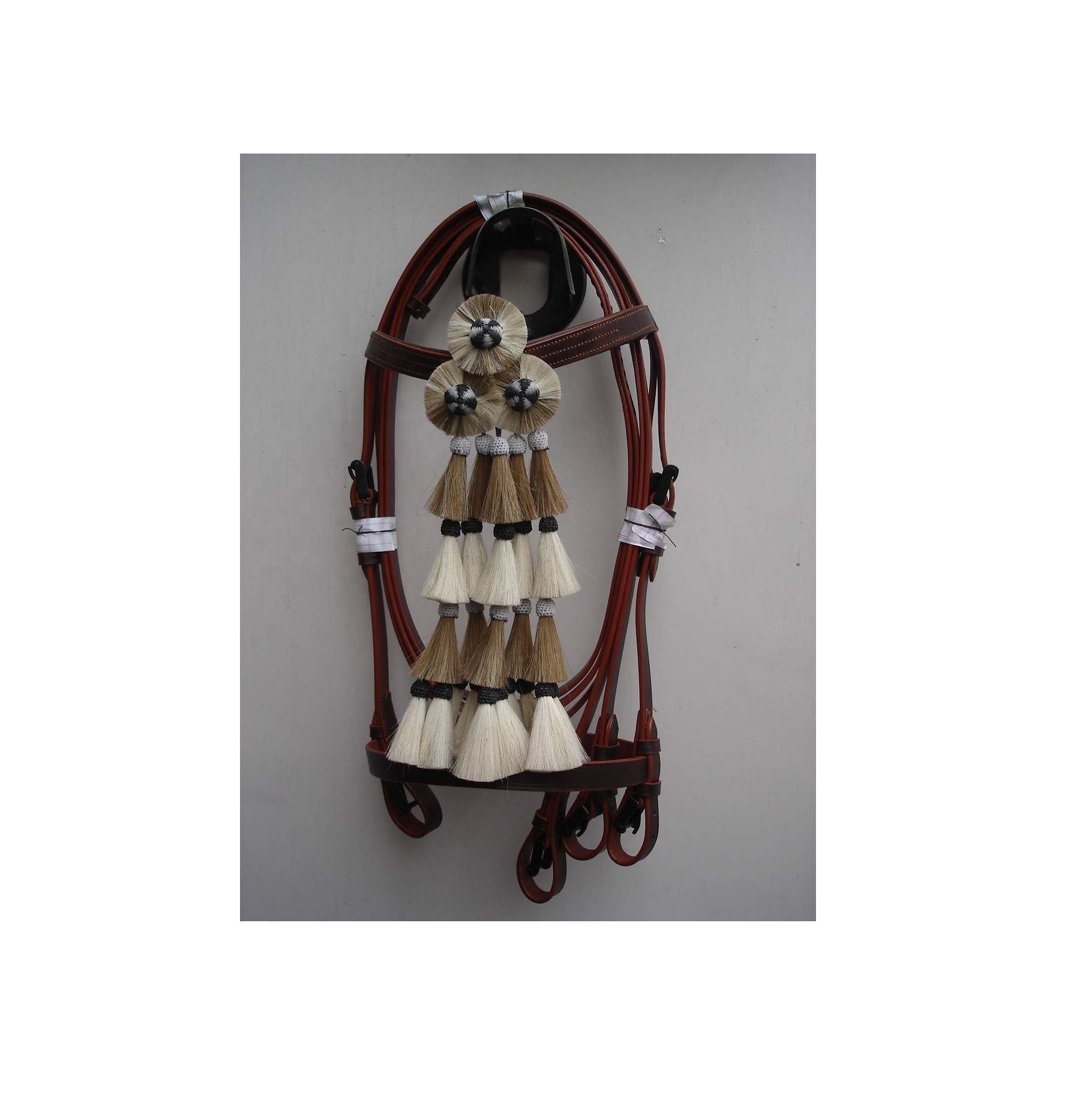 SMART LEATHER SPANISH BRIDLE WITH HORSE HAIR FRINGES AT BROW BAND / SPANISH HORSE BRIDLE WITH MASQERO