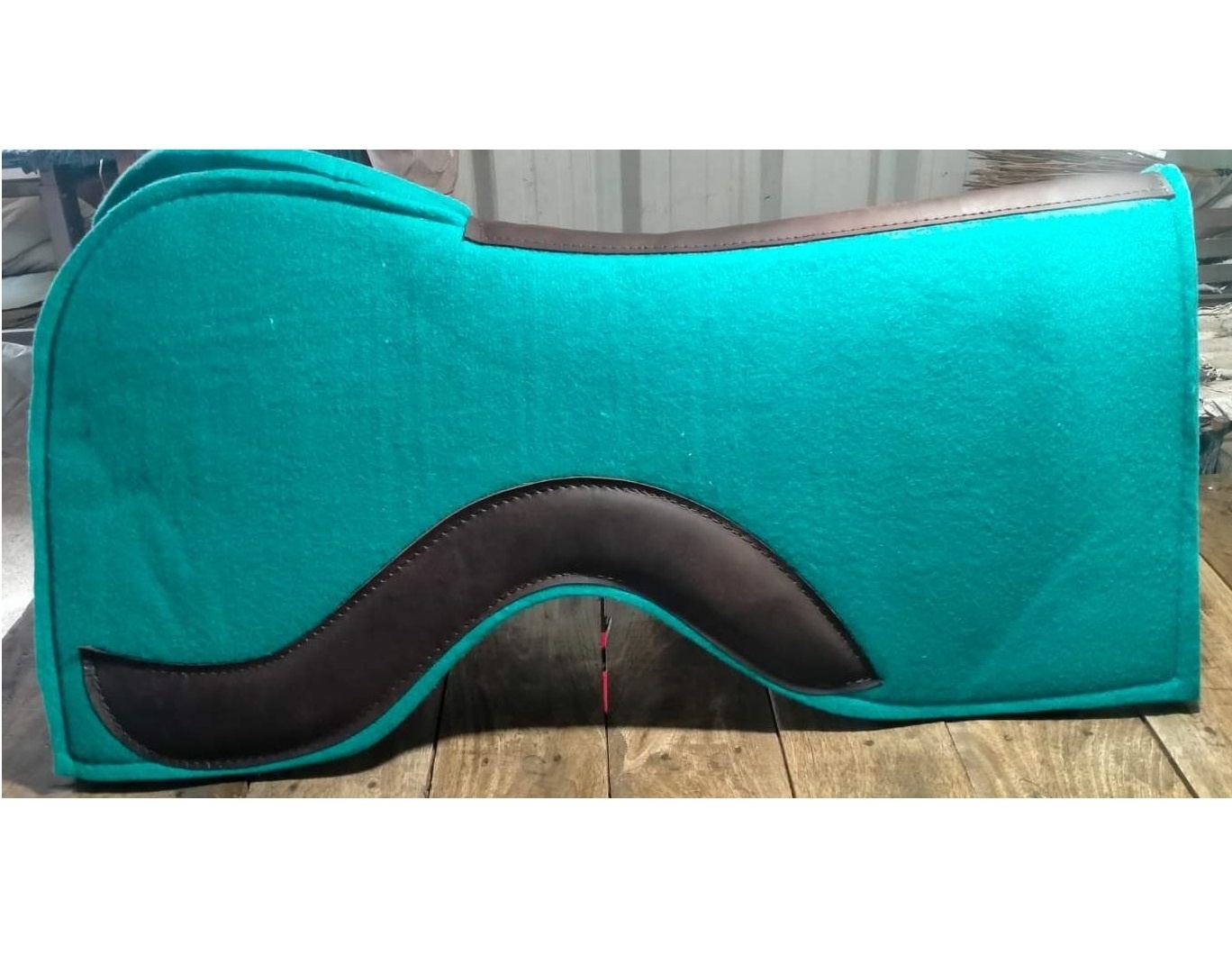 Smart Western Woolen felt Saddle Pad with Leather Patch Best Leather Wool Felt Western Contoured Wool Saddle Horse Pad