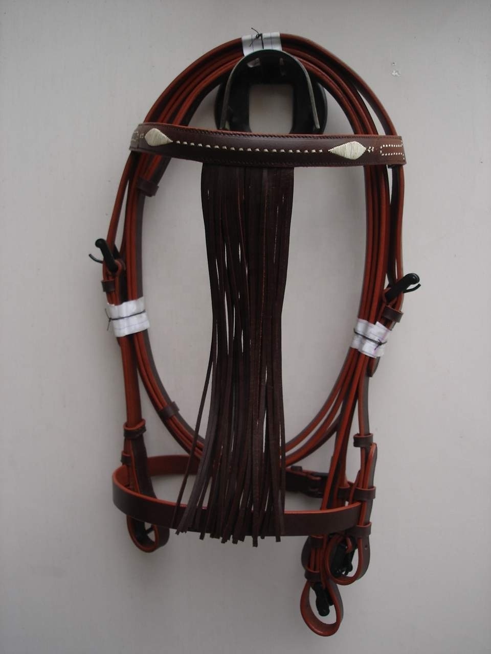 SMART LEATHER SPANISH BRIDLE WITH HORSE HAIR FRINGES AT BROW BAND / SPANISH HORSE BRIDLE WITH MASQERO