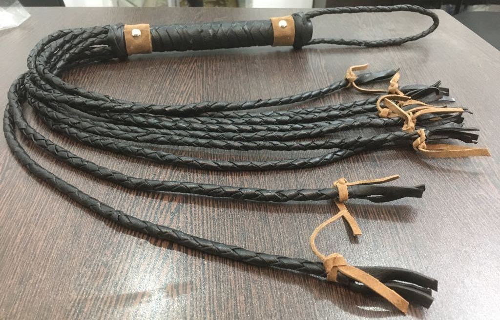 LIGHTWEIGHT WOODEN HANDLE FLOGGER WITH LEATHER FRINGES/CUSTOM DESIGN AND COLOR LEATHER FLOGGERS ON WOODEN HANDLE