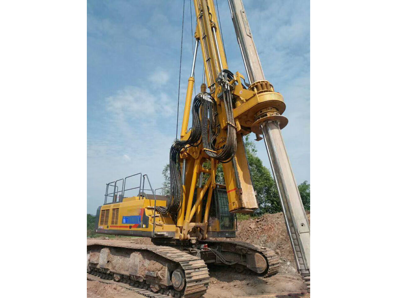 Wheel Mounted Surface Mining Borehole Pneumatic Rock Bolt Drilling Rig XR320D