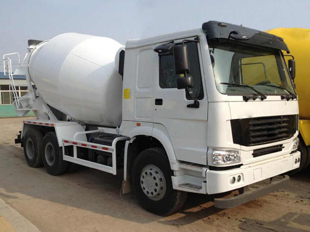 6x4 8m3 capacity concrete mixer truck mounted concrete mixer with pump