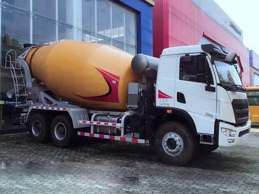 10 cubic meters concrete mixer truck G10V with spare parts