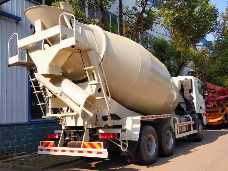 6x4 8m3 capacity concrete mixer truck mounted concrete mixer with pump