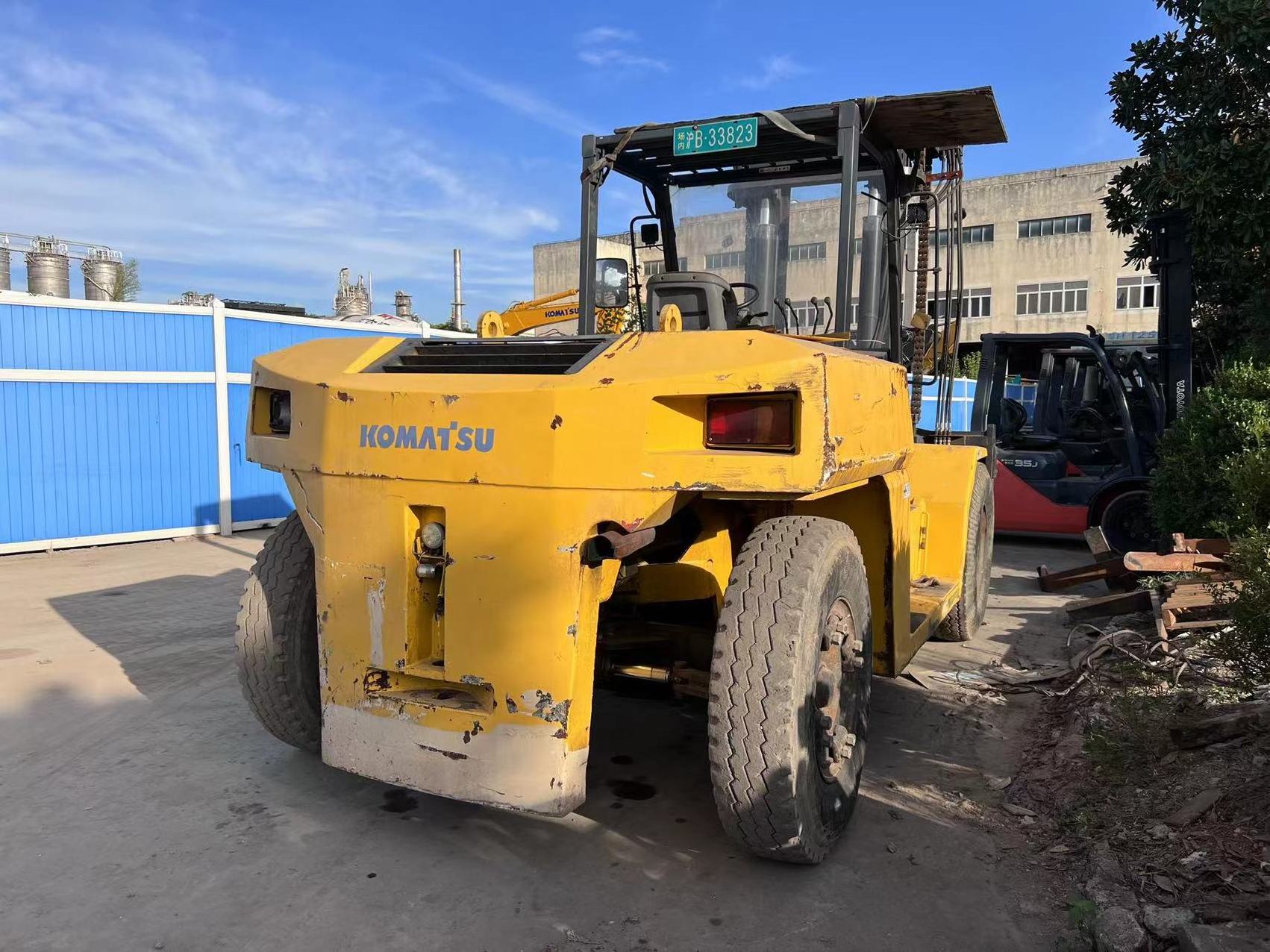 SECONDHAND FORKLIFT 16TON DIESEL KOMATSU FD160 FORKLIFT