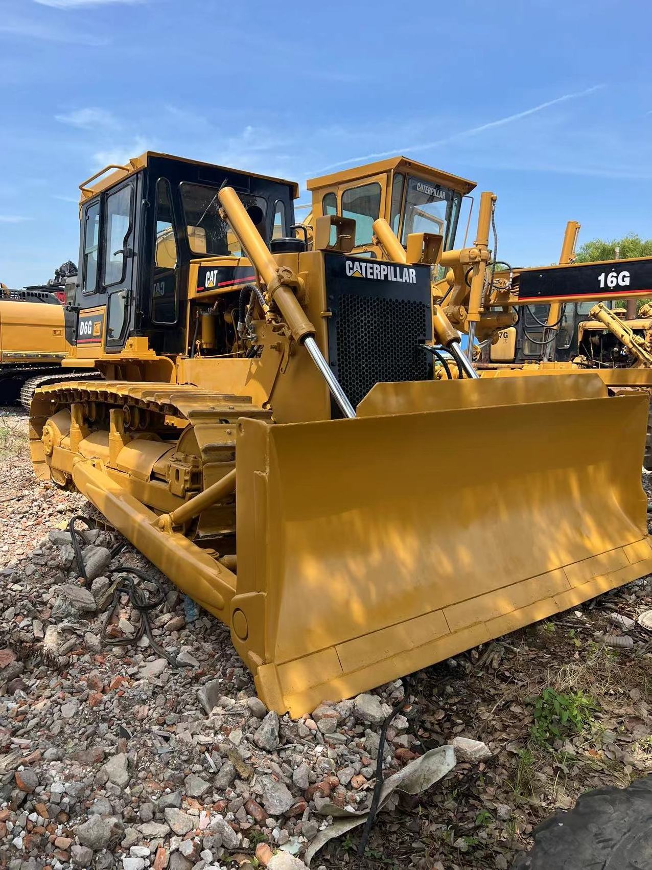 Used second hand crawler bulldozer cat d6g price of sale