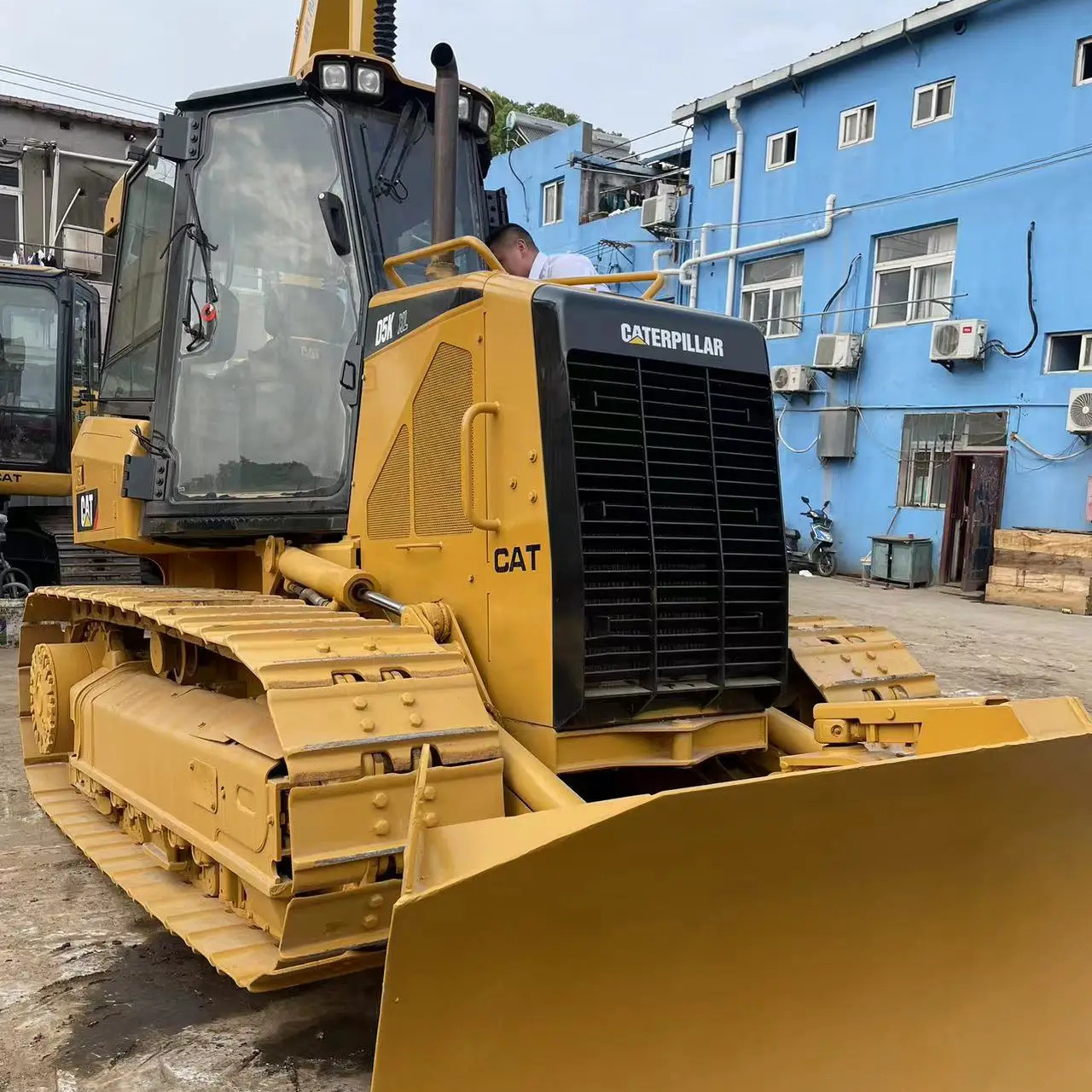 CAT bulldozer dozer used D5K D5G D3G D7G D6D D6M D5M D6H D6R second hand dozer CAT bulldozer for sale