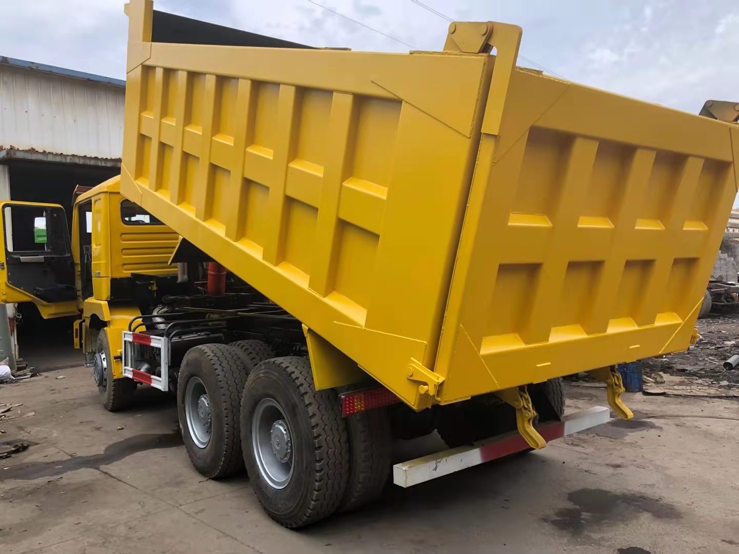 F3000 SHACMAN SINOTRUCK 30T Dump Truck 10wheeler truck