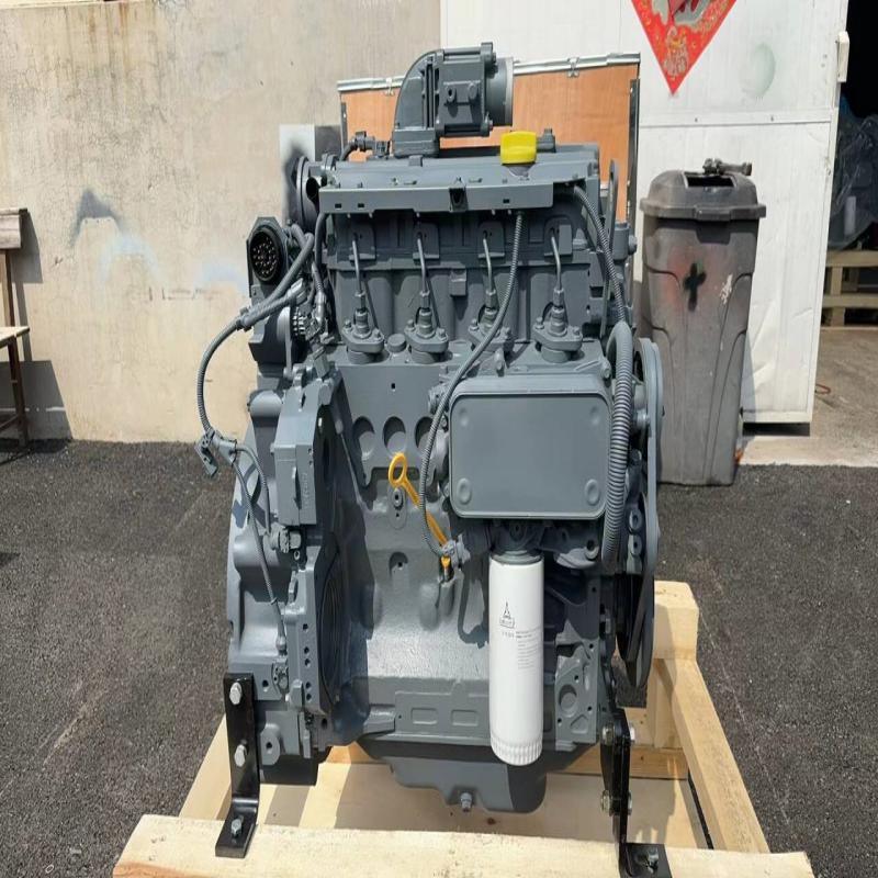 Deutz 6 Cylinder Water Cooled 100-155kw Diesel Engine Tcd2012 L04 2V