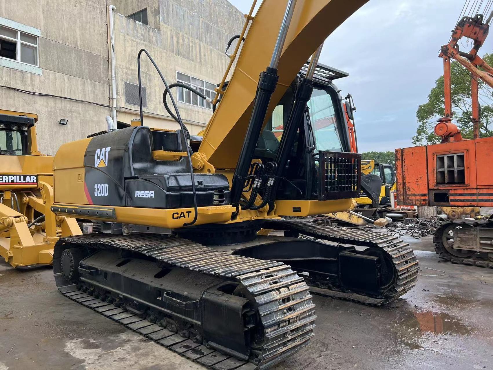 Good Used CAT 320D2 Excavator 320dD2L 325C 320C Used Caterpillar Excavator Original Japan Excavators