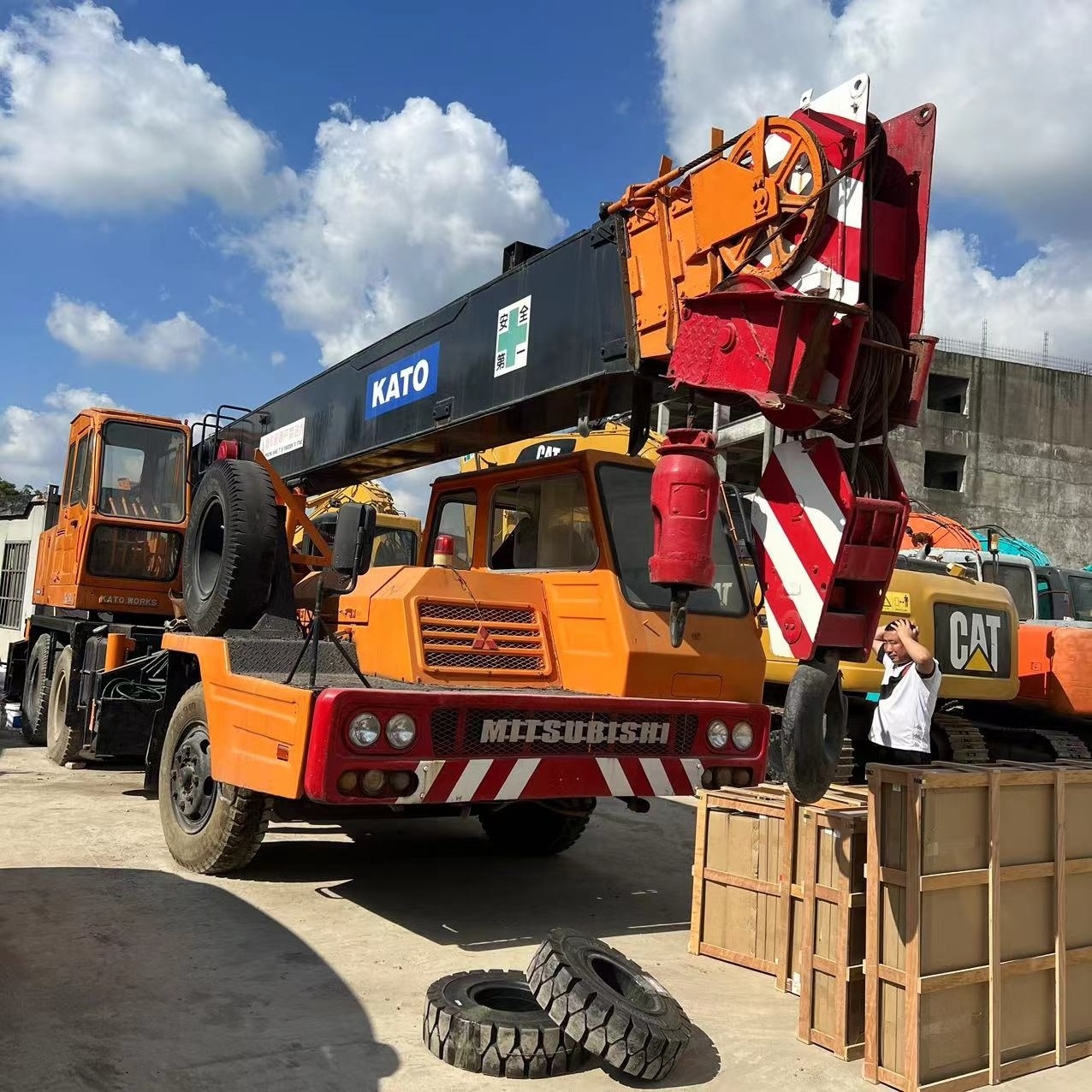 KATO NK250E TRUCK MOUNTED CRANE 25TON CRANE