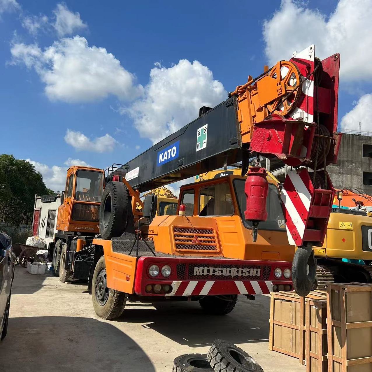 KATO NK250E TRUCK MOUNTED CRANE 25TON CRANE