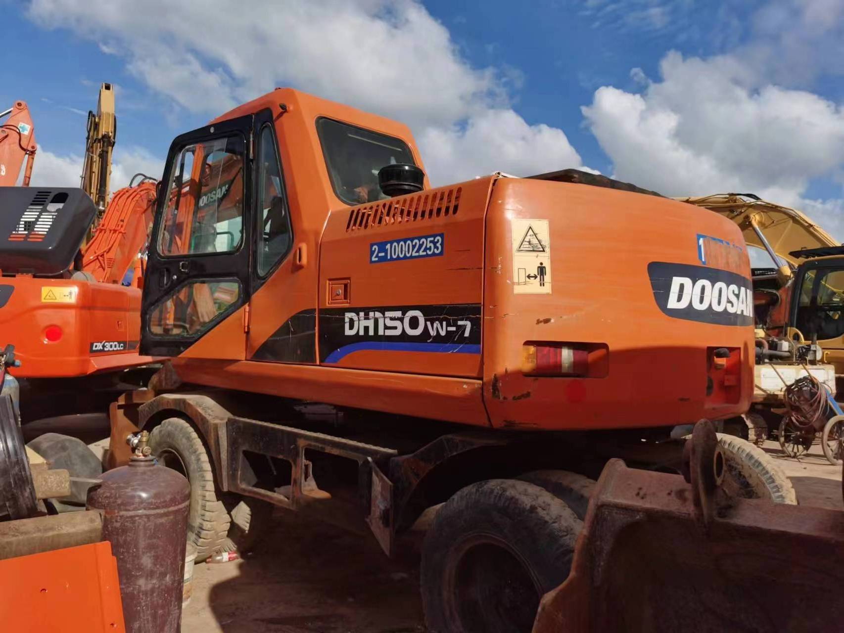 Chinese Cheap Second Hand Doosan Excavator DH150 15 Ton for Sale