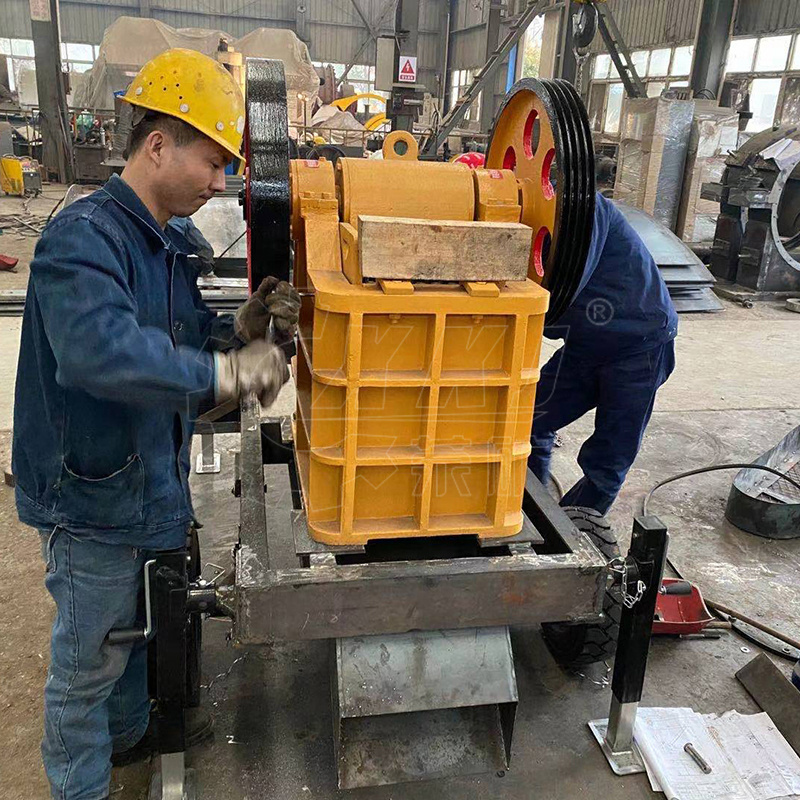 Jaw Crusher Rock Crusher 150x250 PE Model Small Mobile Mini Stone Low Mobile Stone Crusher with Diesel Engine 125mm Negotiable