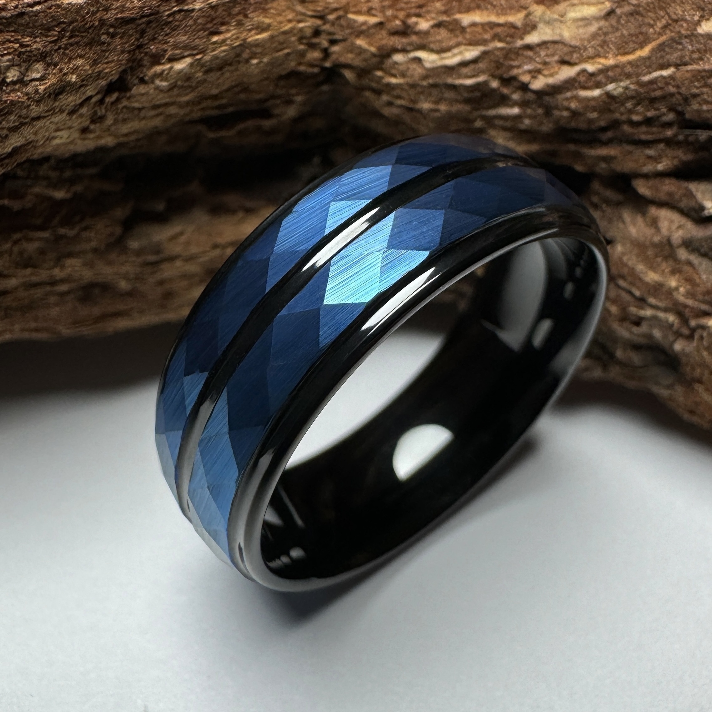 Factory Custom 8mm Men's Wedding Tungsten Carbide Ring With Black and Blue Plated Hammered Finish Comfort Fit for Men