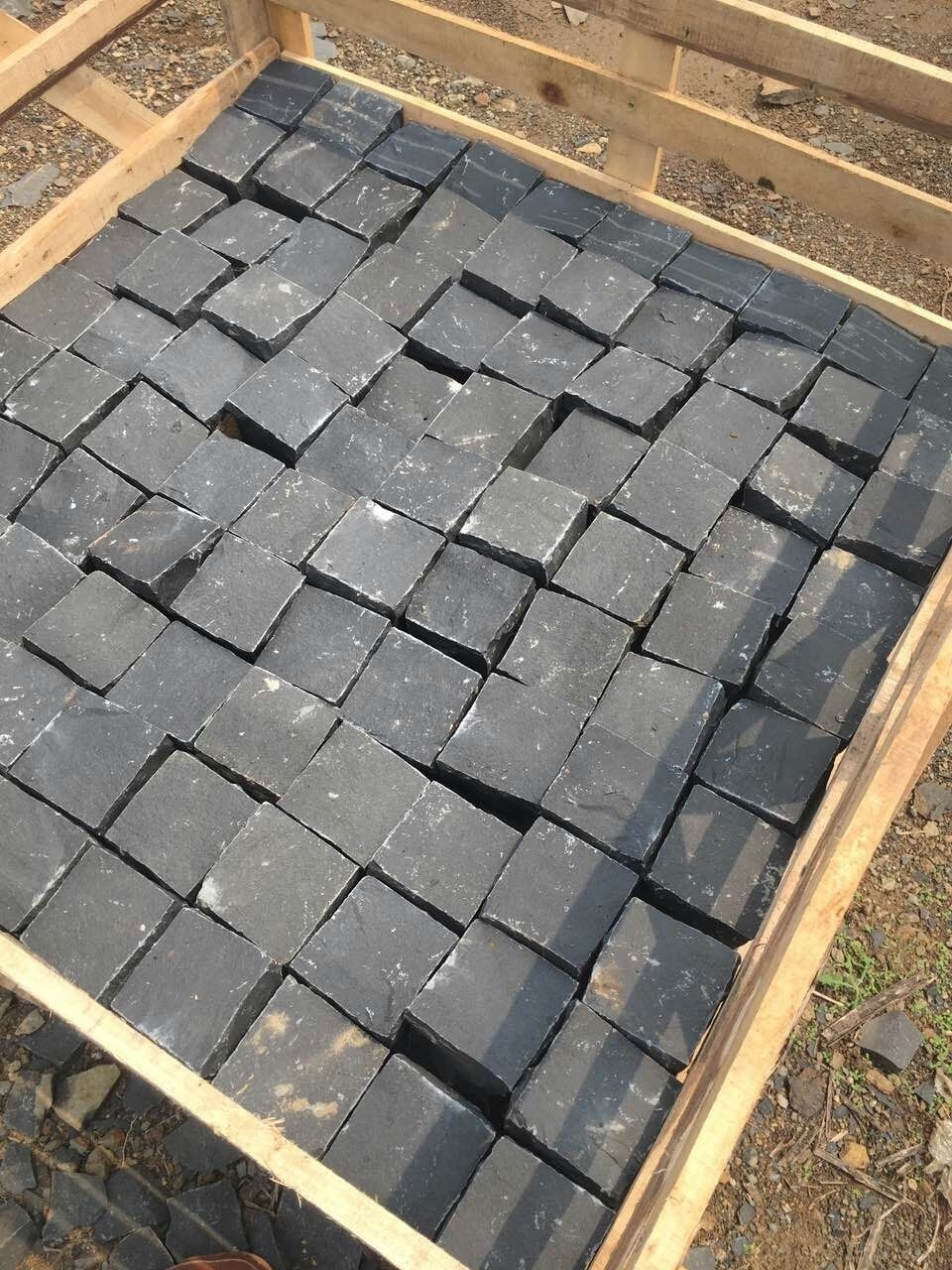 Low Price Granite Natural Paving Stone Black Granite Steine Cubic Stone for Brick Driveway