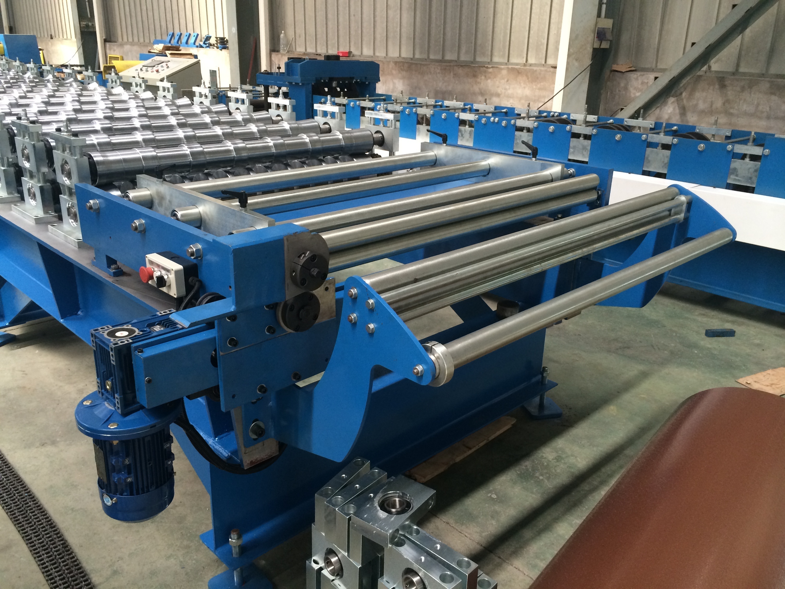 MACTEC Customized for Africa roofing sheet making machine