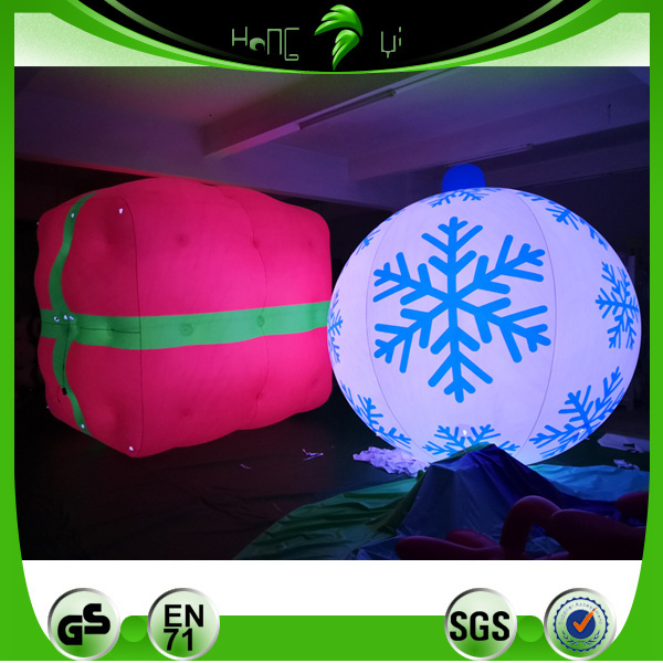 Hanging Giant Inflatable Christmas Snowflake Balloons Hongyi Toy Custom Inflatable LED Lighting Snow Ball For Decoration